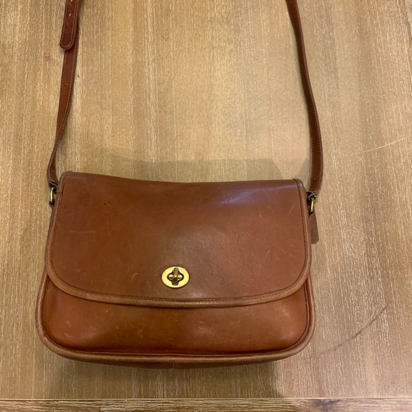 Coach Handbags - Vintage Coach City Bag in British Tan Made in the United States with hang tag